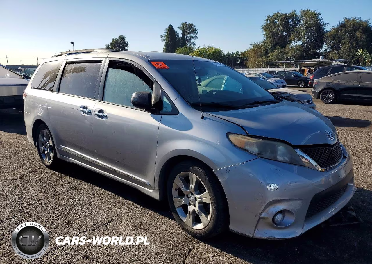 2013 Toyota Sienna Sport VIN:5TDXK3DC3DS289618 - 4