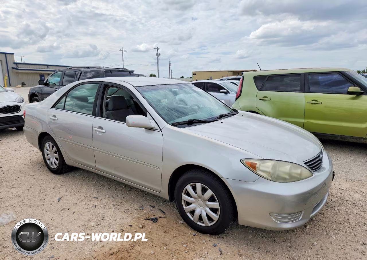 2005 Toyota Camry Le VIN:4T1BE32K85U598876 - 4