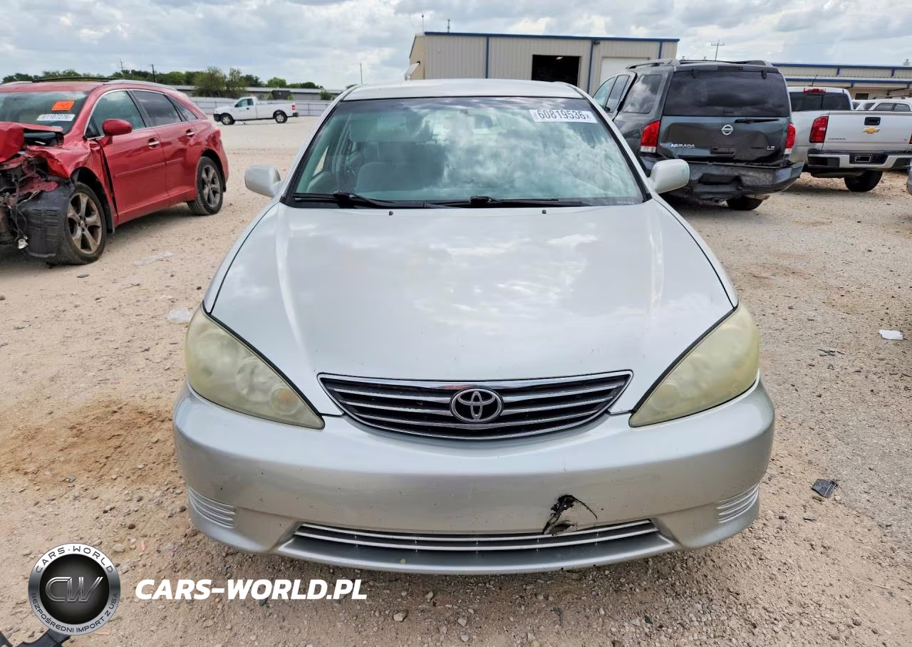 2005 Toyota Camry Le VIN:4T1BE32K85U598876 - 5