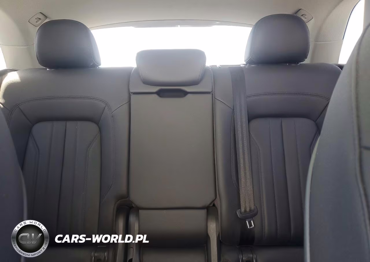 2018 Audi Q5 2.0T Premium, Hybrid Prestige, Tdi Premium Plus VIN:WA1BNAFY7J2215937 - 10