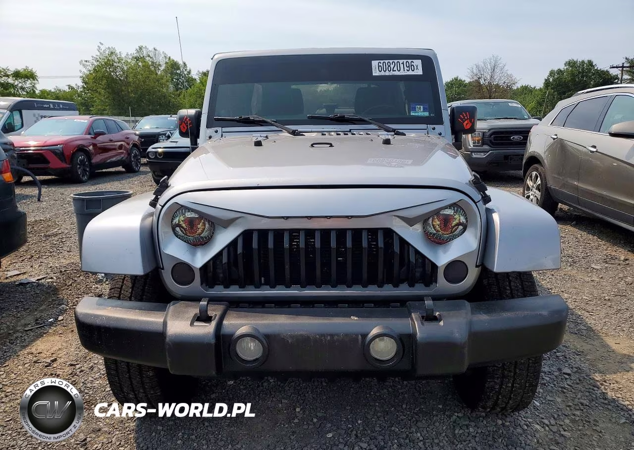 2013 Jeep Wrangler Unlimited Sahara VIN:1C4HJWEGXDL600196 - 5