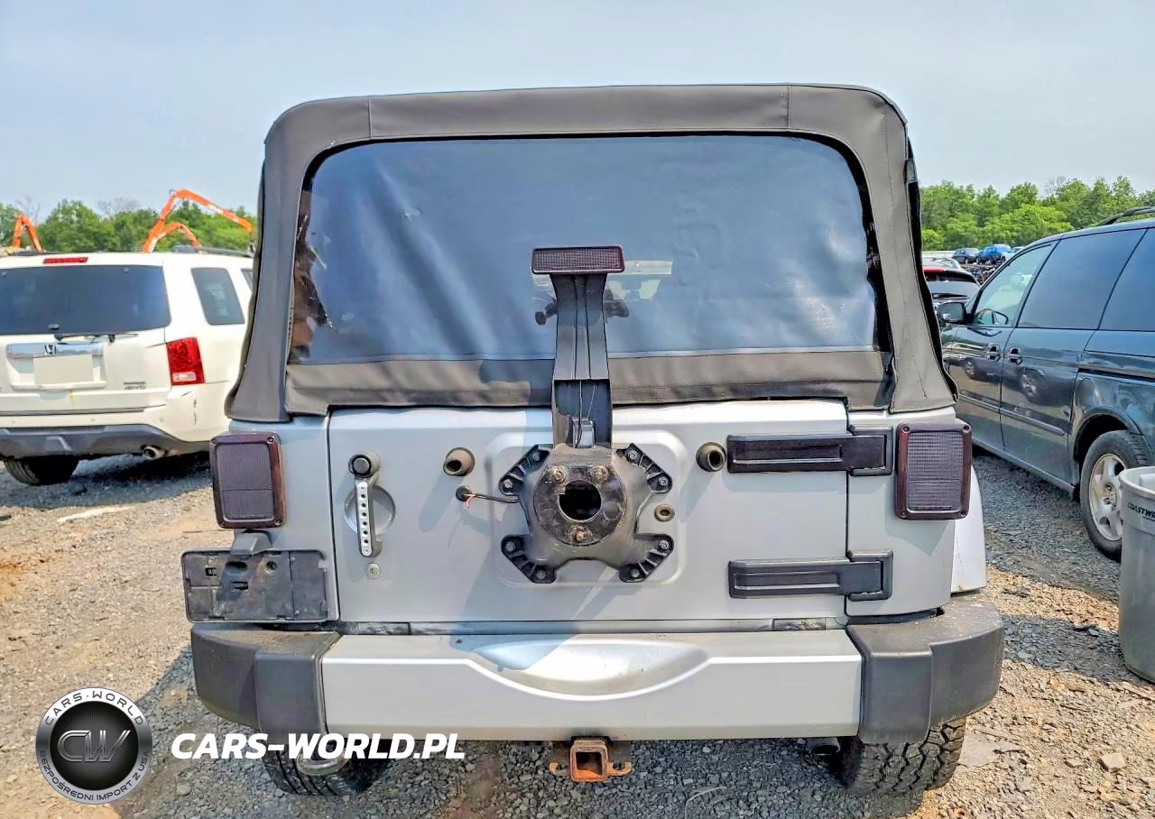 2013 Jeep Wrangler Unlimited Sahara VIN:1C4HJWEGXDL600196 - 6
