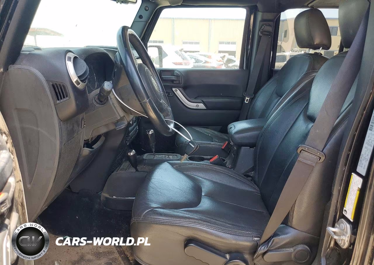 2017 Jeep Wrangler Unlimited Sahara VIN:1C4BJWEG9HL552816 - 7