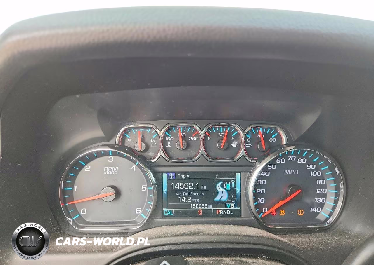 2018 Chevrolet Suburban K1500 Lt VIN:1GNSKHKC8JR317859 - 9