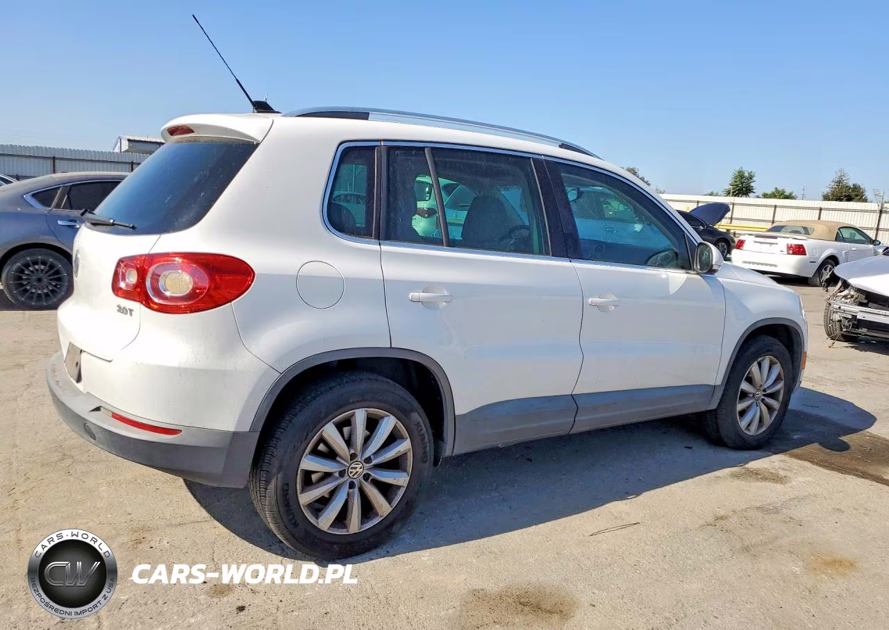 2011 Volkswagen Tiguan S VIN:WVGAV7AXXBW502181 - 3