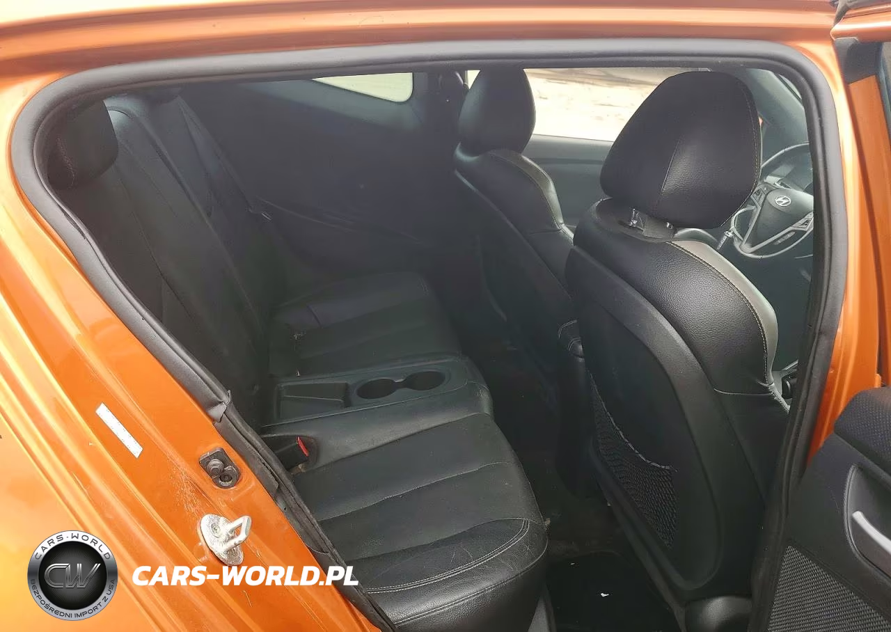 2016 Hyundai Veloster Turbo VIN:KMHTC6AE1GU302736 - 10