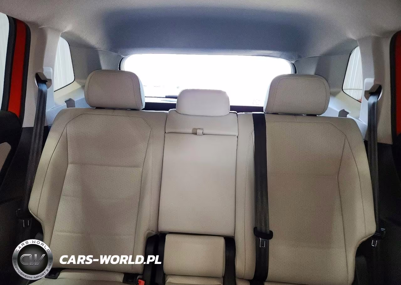 2018 Volkswagen Tiguan Se VIN:3VV2B7AX0JM074574 - 10