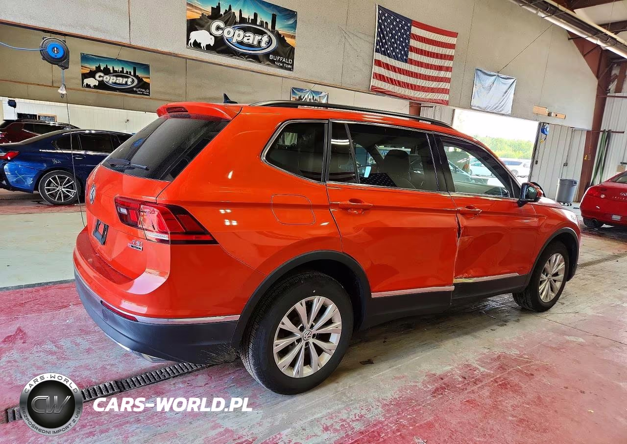 2018 Volkswagen Tiguan Se VIN:3VV2B7AX0JM074574 - 3