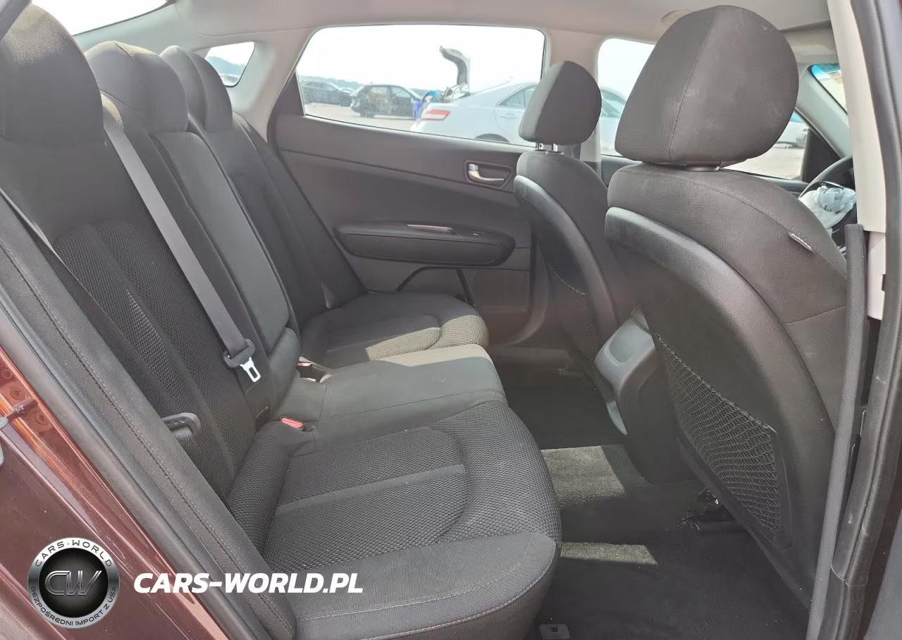 2019 Kia Optima Lx VIN:5XXGT4L37KG347927 - 10