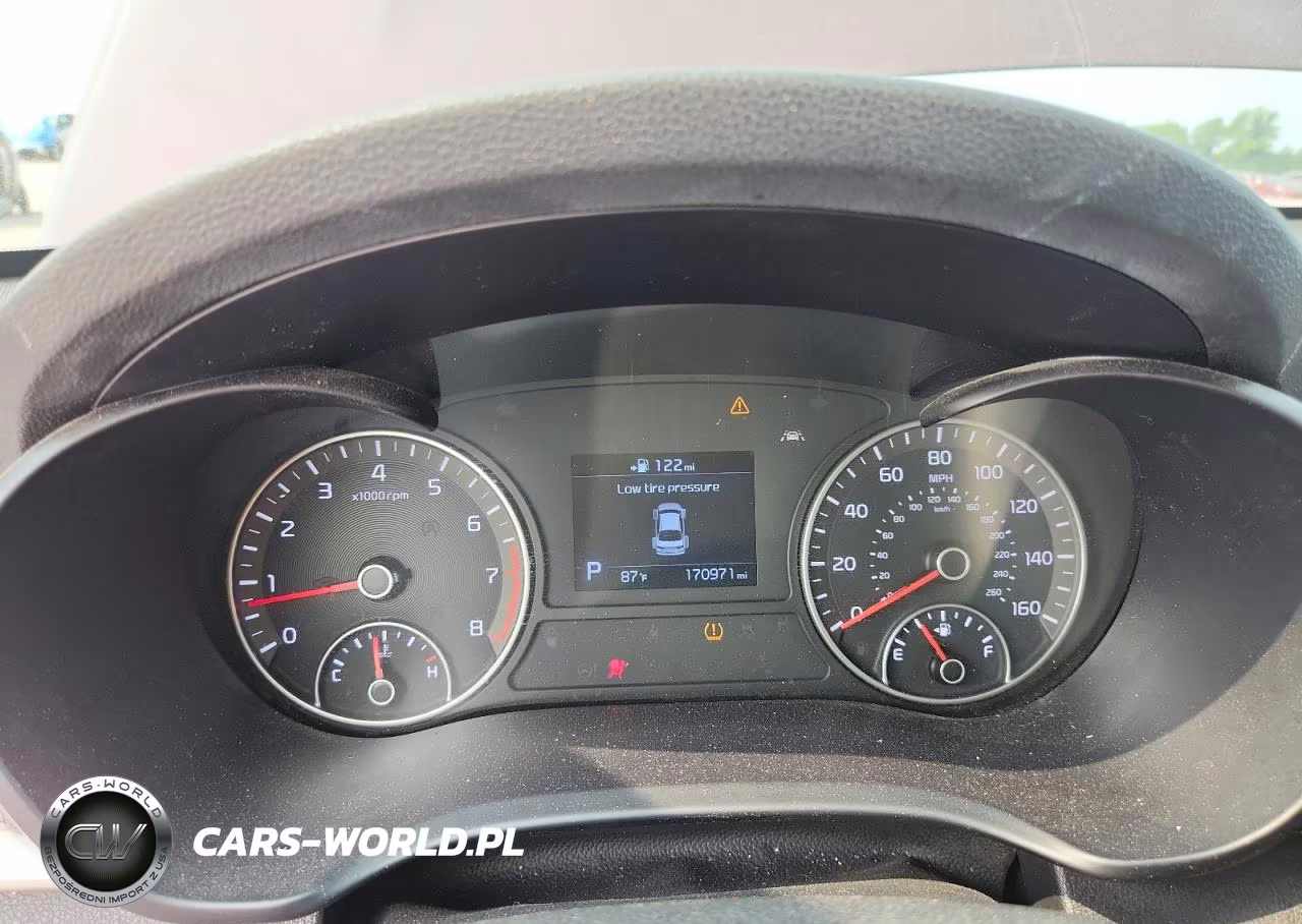 2019 Kia Optima Lx VIN:5XXGT4L37KG347927 - 9