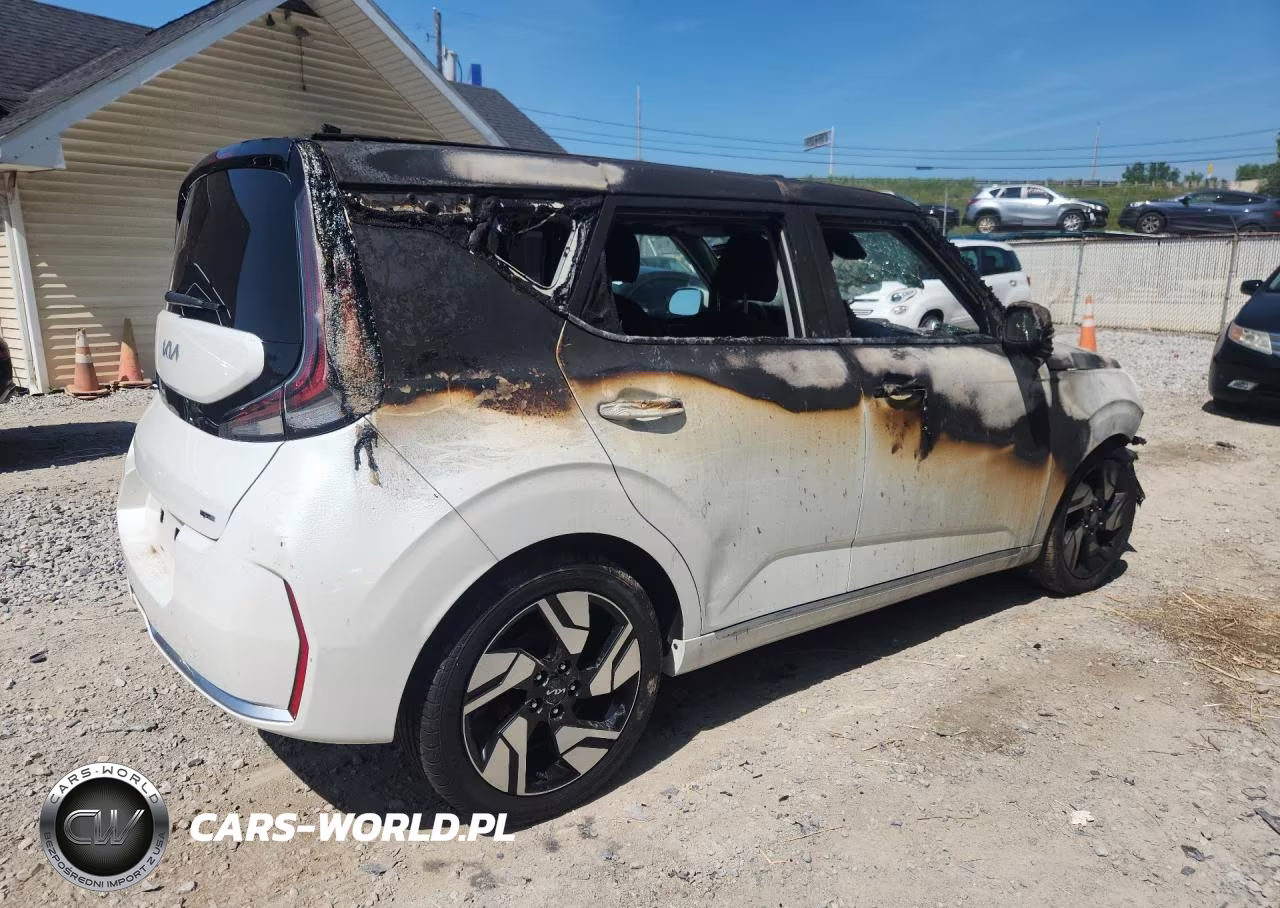 2023 Kia Soul Gt Line VIN:KNDJ53AU8P7846385 - 3