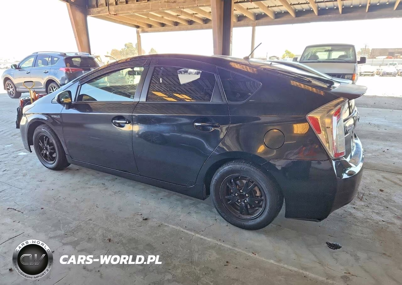 2014 Toyota Prius Two VIN:JTDKN3DUXE0369738 - 2