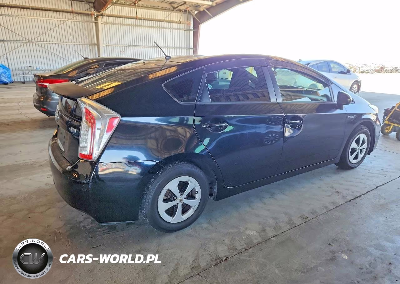 2014 Toyota Prius Two VIN:JTDKN3DUXE0369738 - 3