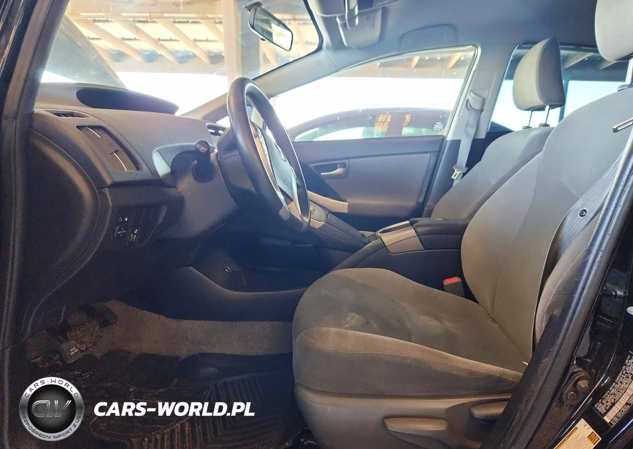 2014 Toyota Prius Two VIN:JTDKN3DUXE0369738 - 7