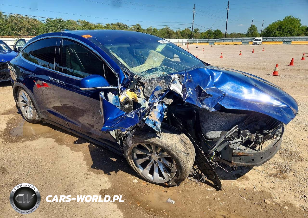 2016 Tesla Model X VIN:5YJXCBE20GF003441 - 4