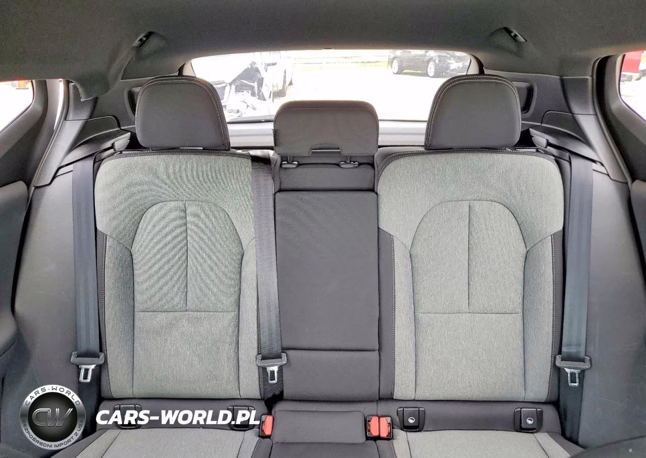 2025 Volvo Xc40 Core VIN:YV4L12UJ7S2543813 - 10