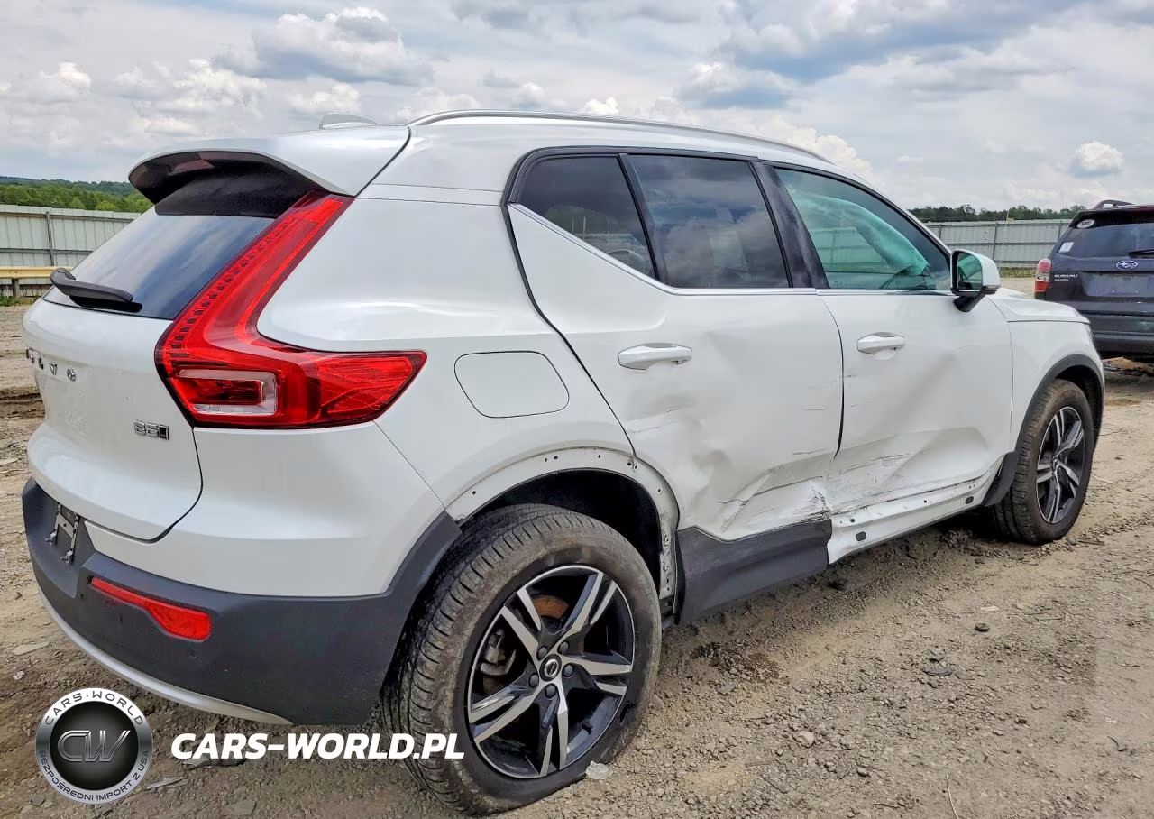 2025 Volvo Xc40 Core VIN:YV4L12UJ7S2543813 - 3