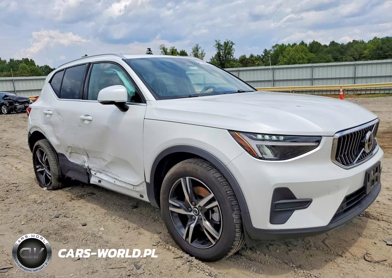 2025 Volvo Xc40 Core VIN:YV4L12UJ7S2543813 - 4