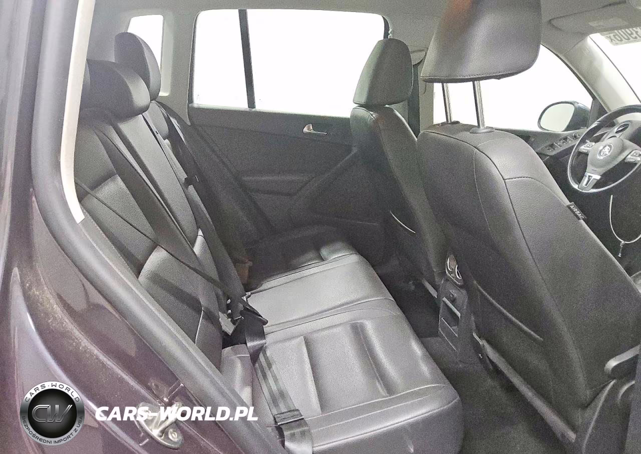 2016 Volkswagen Tiguan S VIN:WVGAV7AX0GW546343 - 11