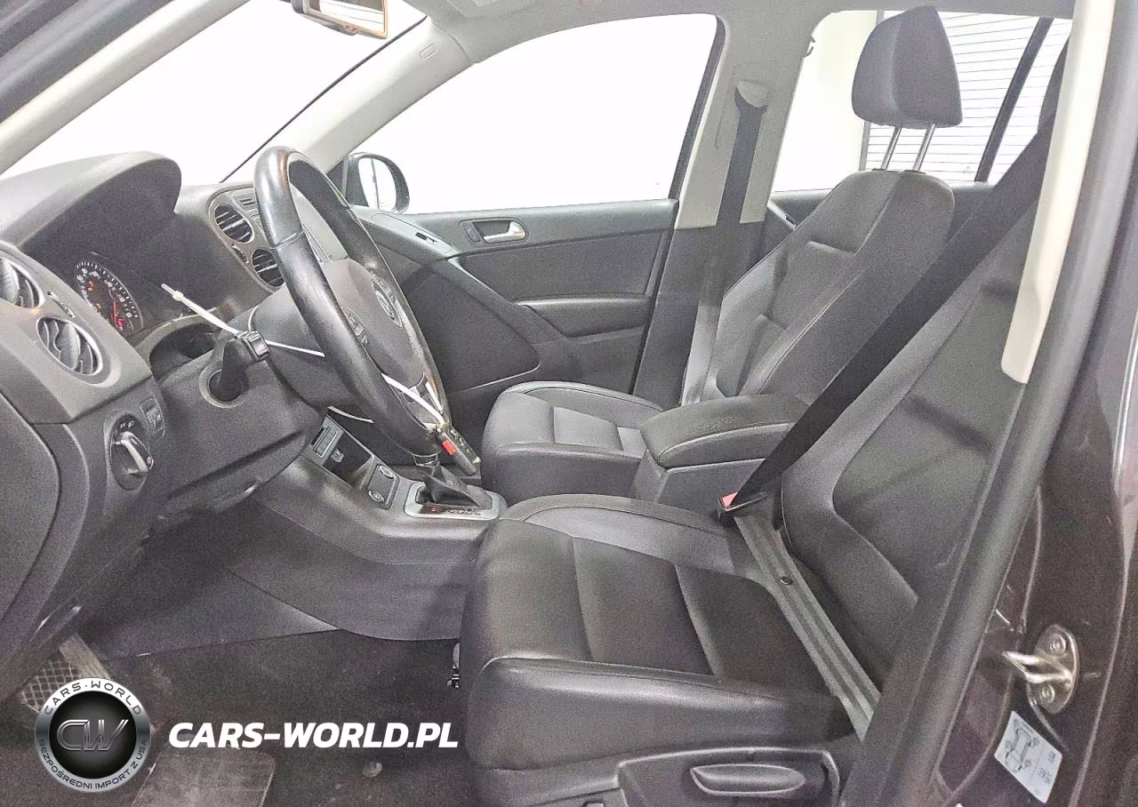 2016 Volkswagen Tiguan S VIN:WVGAV7AX0GW546343 - 7