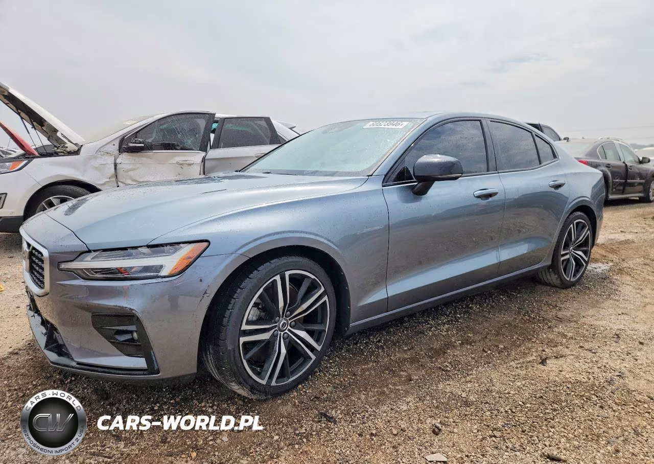 2019 Volvo S60 T6 R-Design