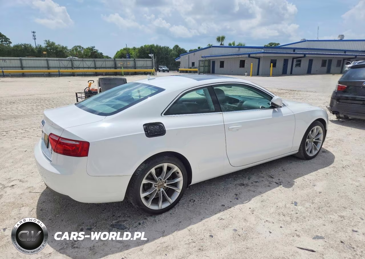 2014 Audi A5 Premium VIN:WAUCFAFR8EA045208 - 3