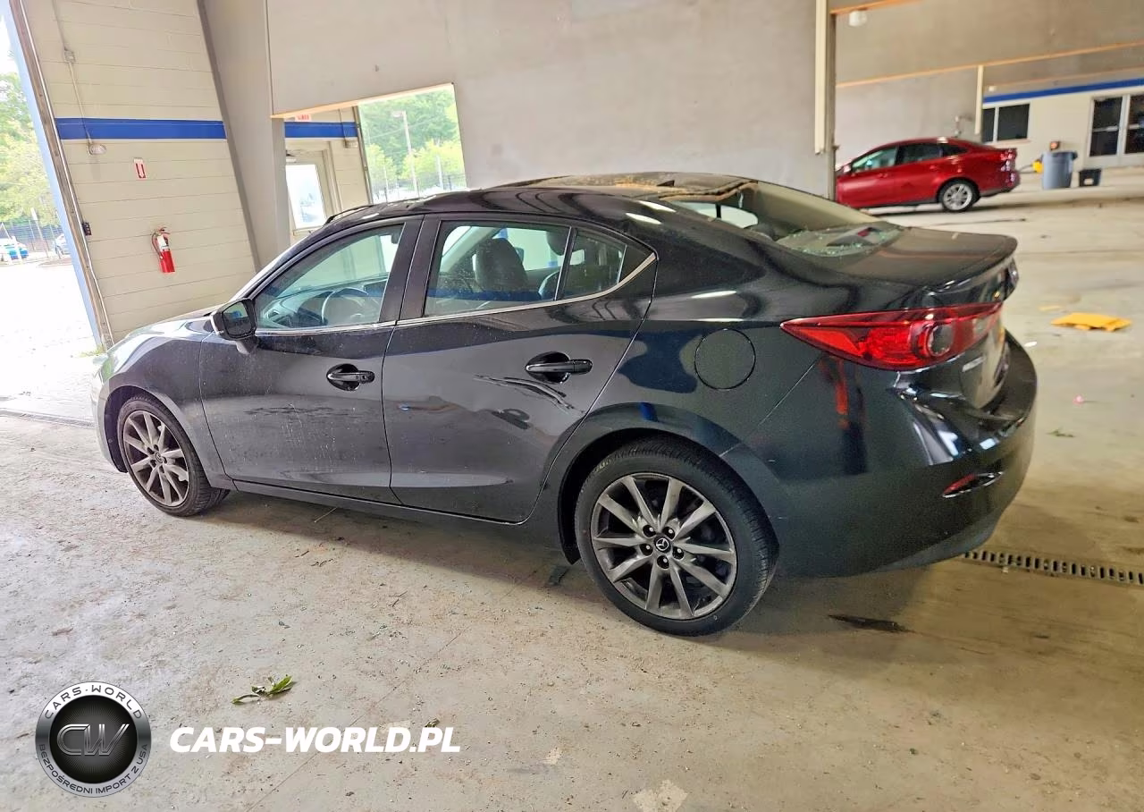 2018 Mazda 3 Touring VIN:3MZBN1V38JM212899 - 2