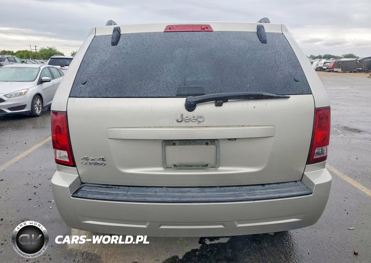 2010 Jeep Grand Cherokee Laredo VIN:1J4PR4GKXAC130753 - 6