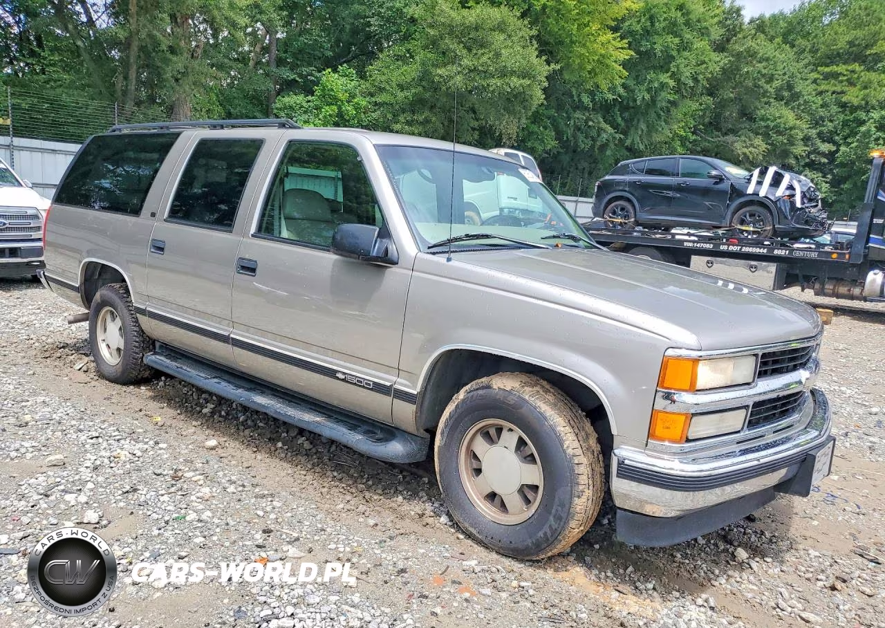 1999 Chevrolet Suburban C1500 VIN:3GNEC16RXXG135718 - 4