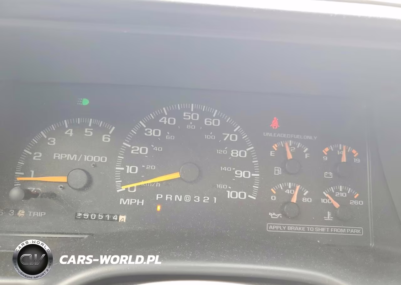 1999 Chevrolet Suburban C1500 VIN:3GNEC16RXXG135718 - 9