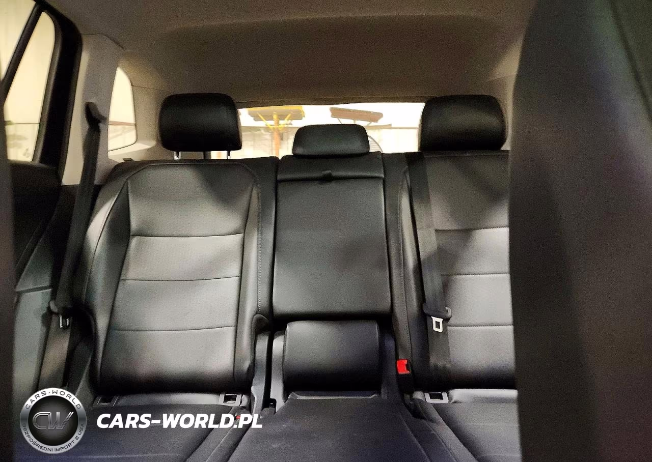 2018 Volkswagen Tiguan Se VIN:3VV2B7AX2JM050826 - 10