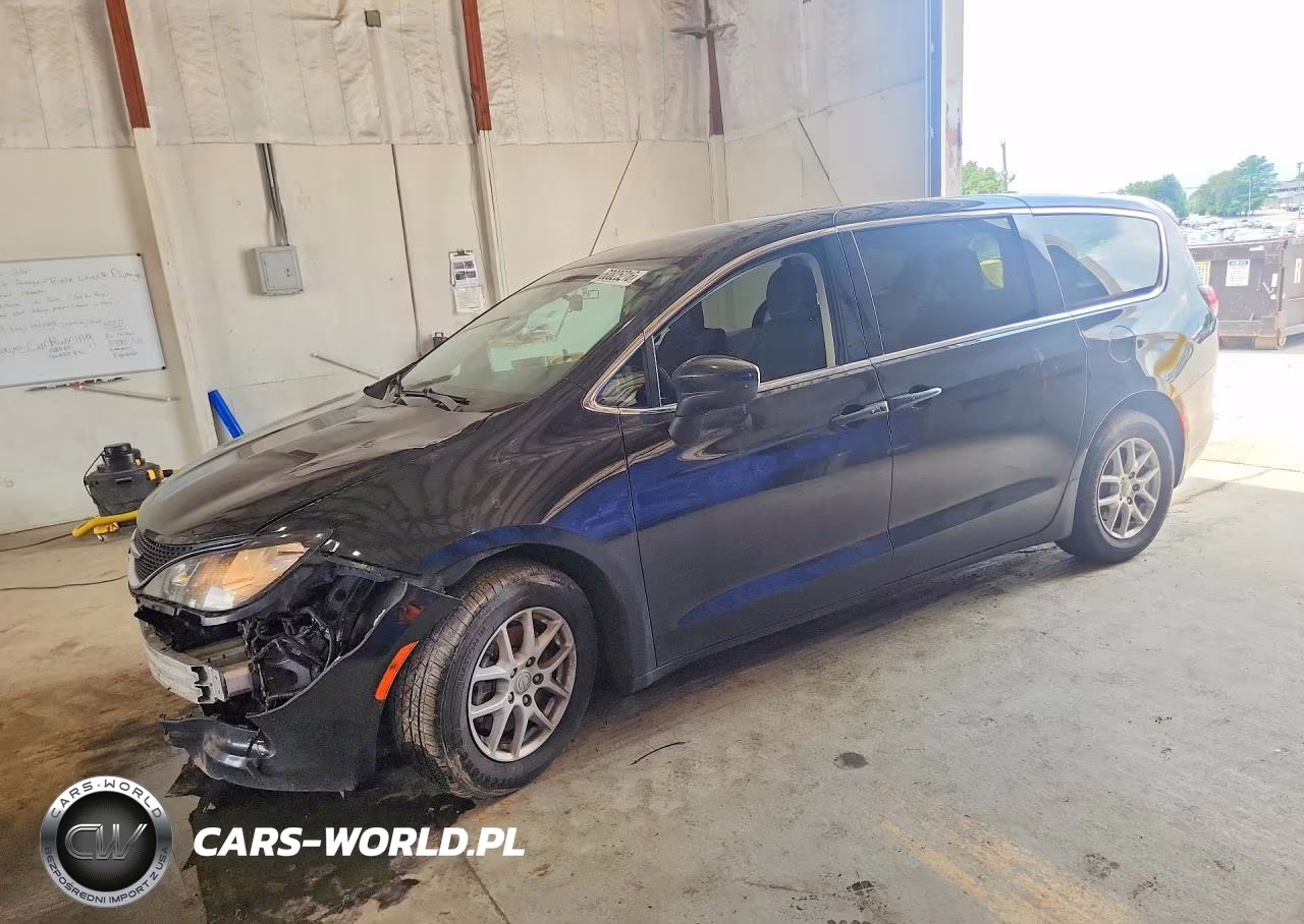 2020 Chrysler Voyager Lx