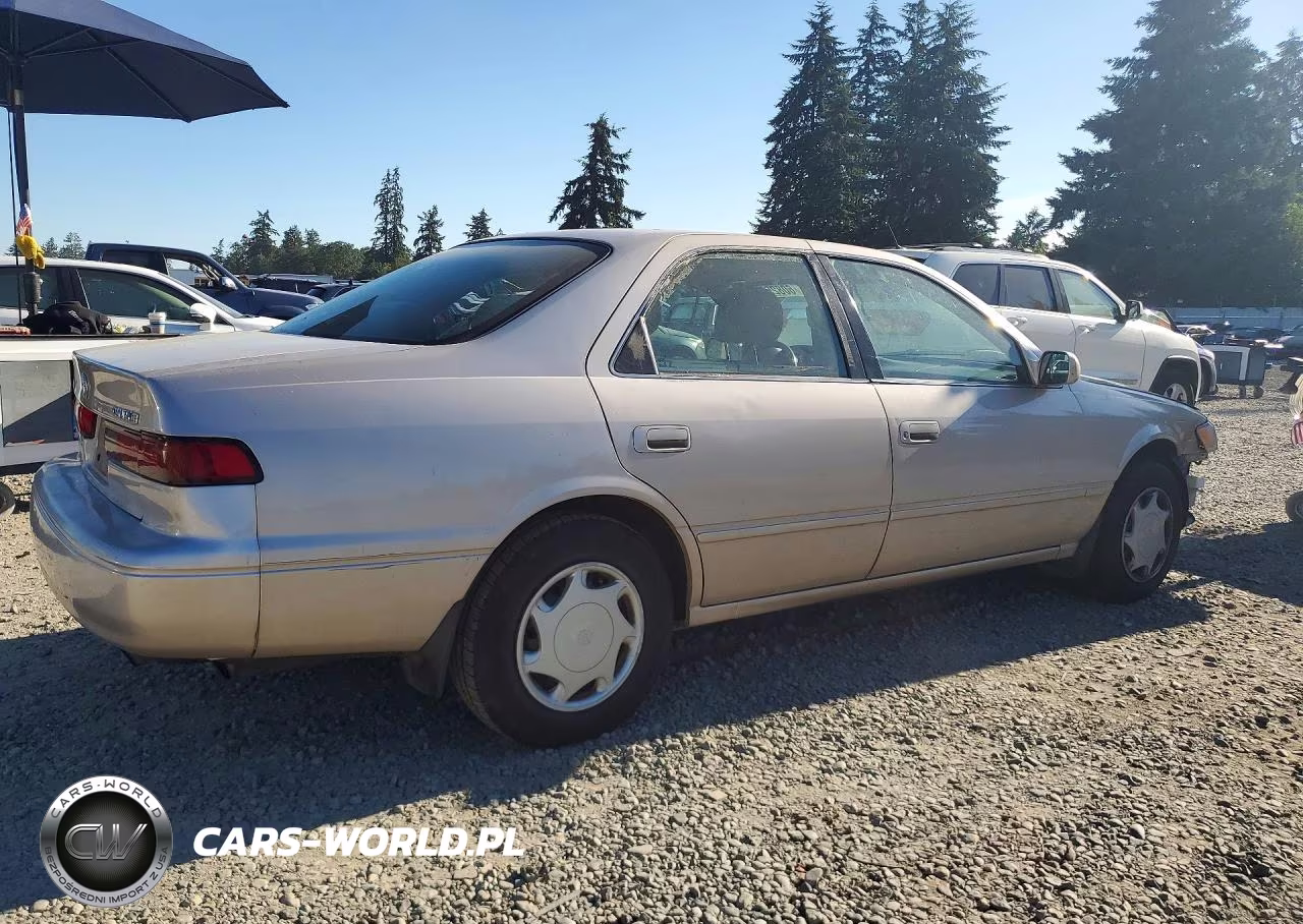 1999 Toyota Camry Ce VIN:4T1BG22K1XU573017 - 3