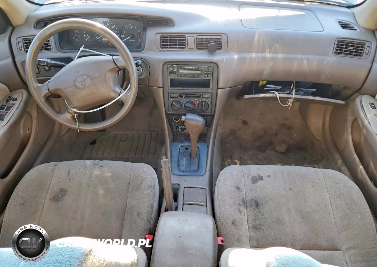 1999 Toyota Camry Ce VIN:4T1BG22K1XU573017 - 8