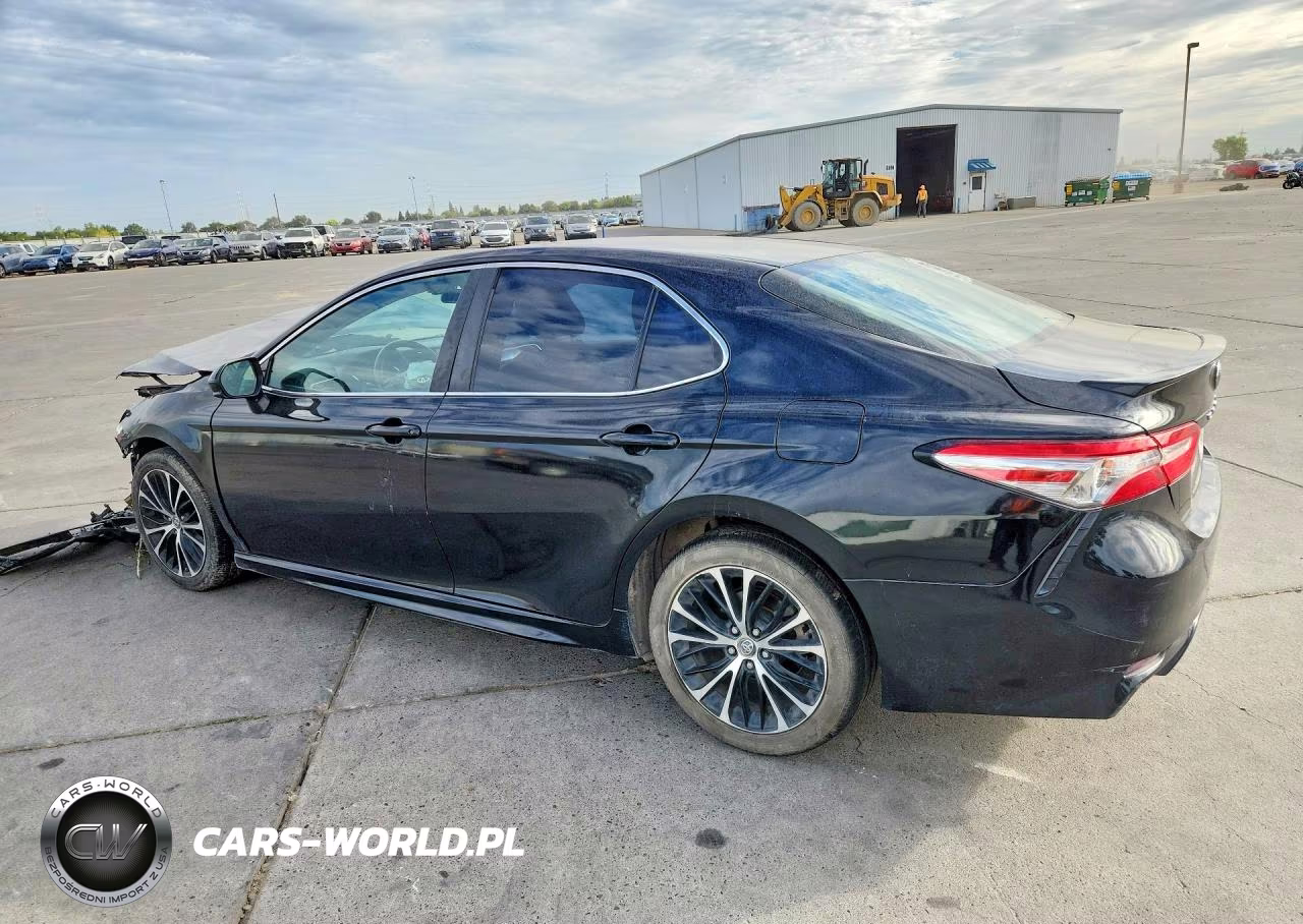2018 Toyota Camry Se VIN:4T1B11HK4JU083939 - 2