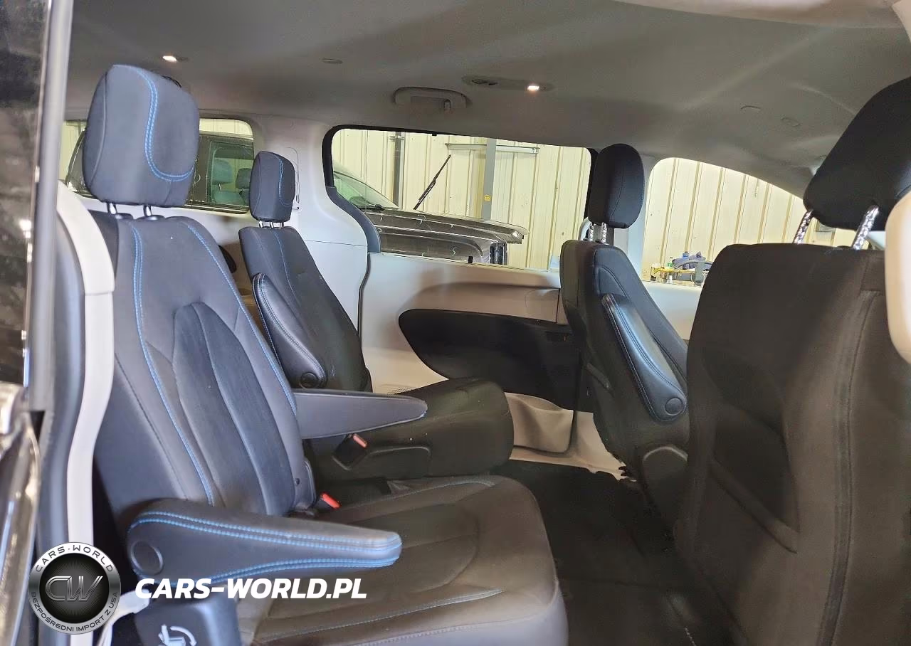 2021 Chrysler Pacifica Touring VIN:2C4RC1FG6MR598714 - 11