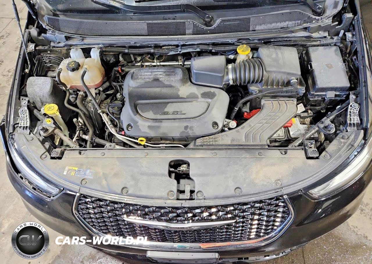 2021 Chrysler Pacifica Touring VIN:2C4RC1FG6MR598714 - 12