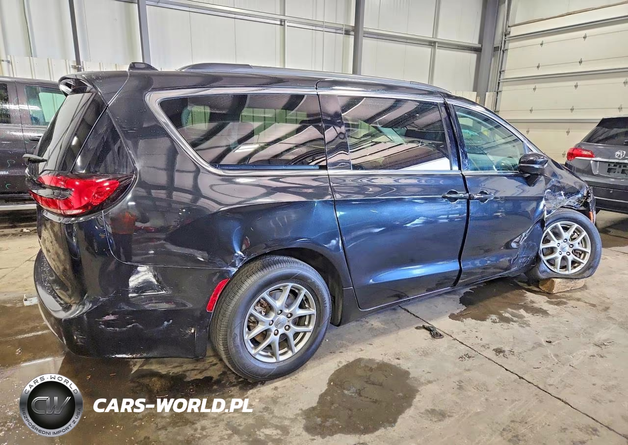 2021 Chrysler Pacifica Touring VIN:2C4RC1FG6MR598714 - 3