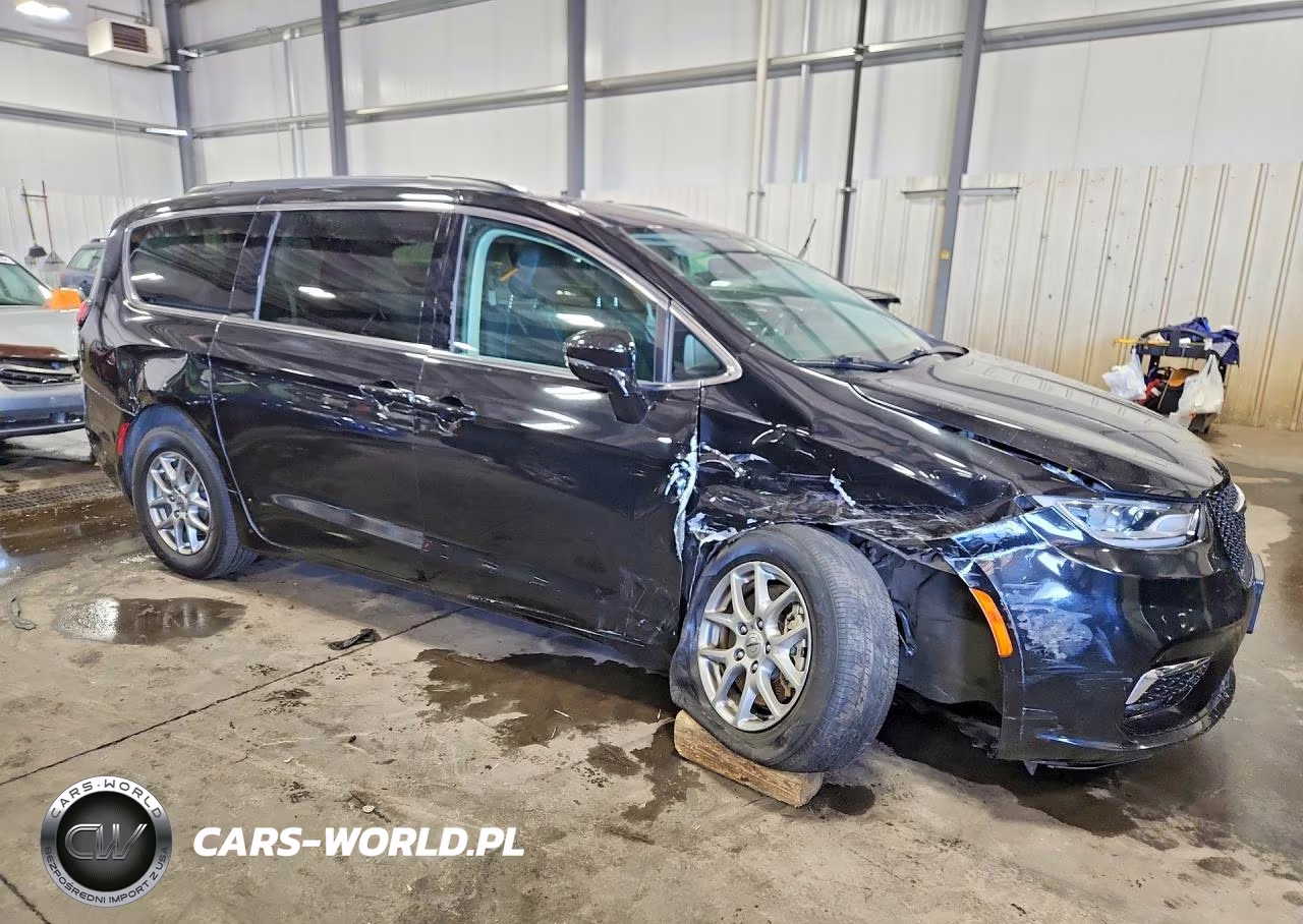 2021 Chrysler Pacifica Touring VIN:2C4RC1FG6MR598714 - 4