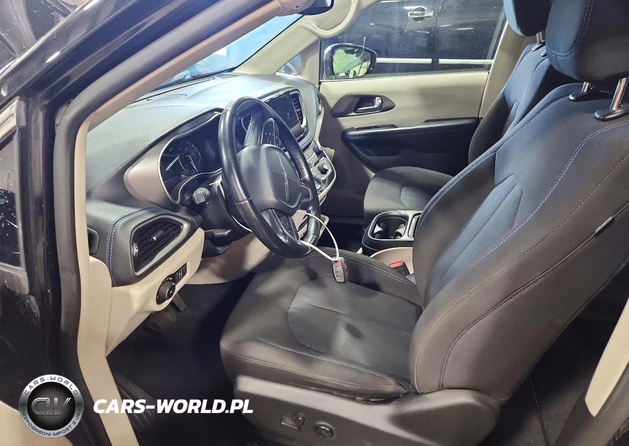 2021 Chrysler Pacifica Touring VIN:2C4RC1FG6MR598714 - 7
