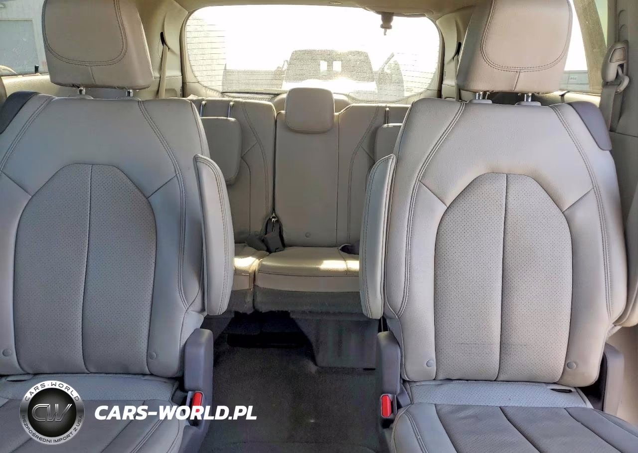 2020 Chrysler Pacifica Touring L VIN:2C4RC1BG4LR276495 - 10