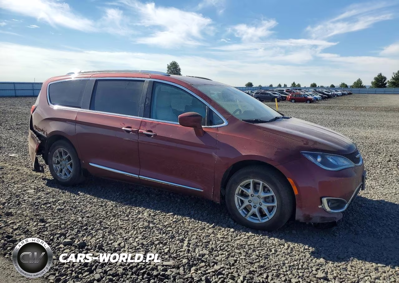 2020 Chrysler Pacifica Touring L VIN:2C4RC1BG4LR276495 - 4