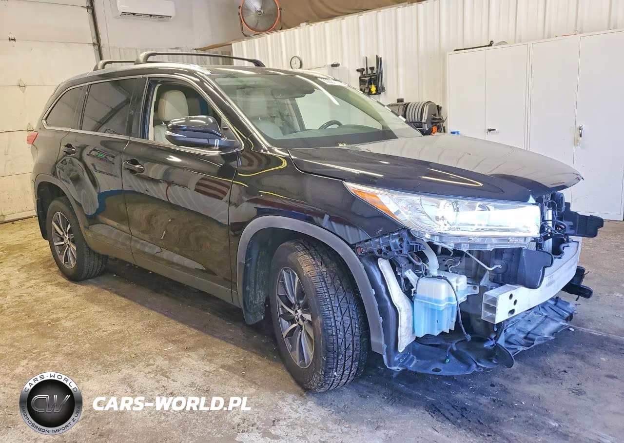 2019 Toyota Highlander Xle VIN:5TDJZRFH1KS616172 - 4
