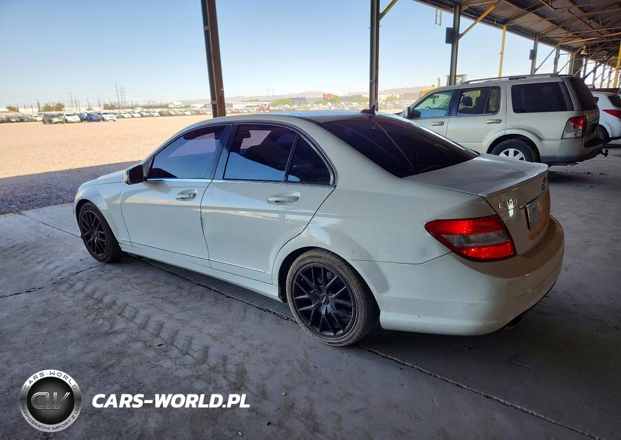 2011 Mercedes-Benz C 300 VIN:WDDGF5EB7BA518128 - 2