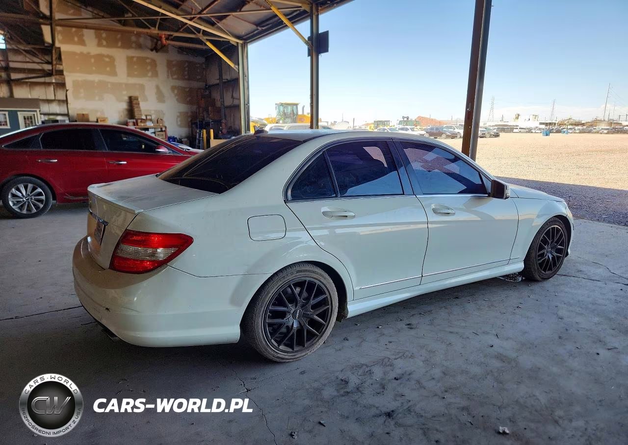 2011 Mercedes-Benz C 300 VIN:WDDGF5EB7BA518128 - 3
