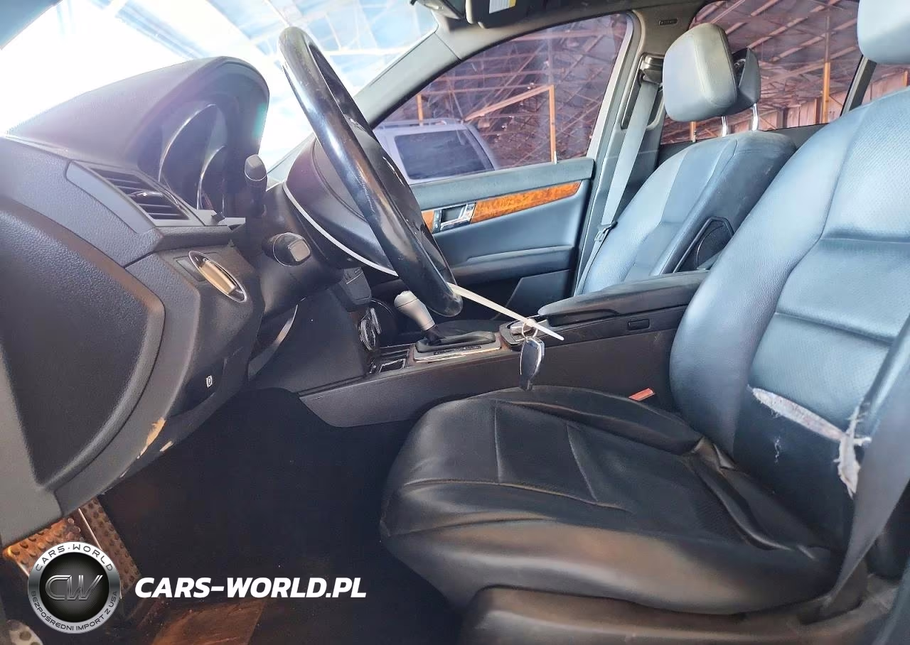 2011 Mercedes-Benz C 300 VIN:WDDGF5EB7BA518128 - 7