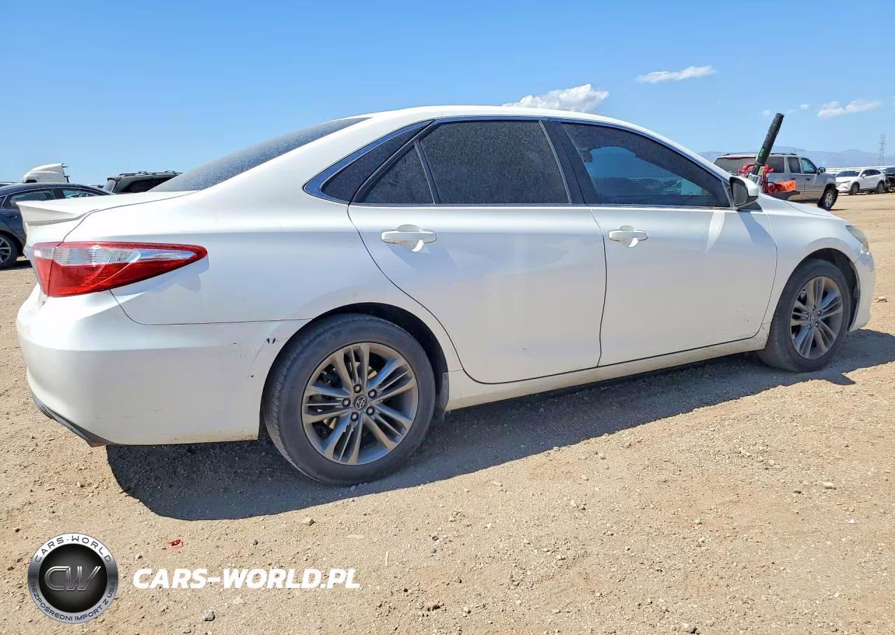 2016 Toyota Camry Se VIN:4T1BF1FK5GU260267 - 3