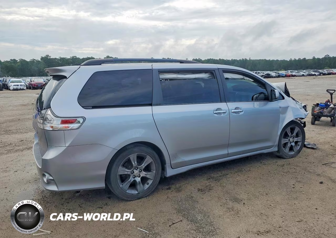 2016 Toyota Sienna Se VIN:5TDXK3DC6GS729920 - 3
