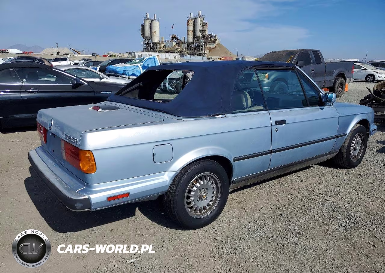1991 BMW 325 Ic Automatic VIN:WBABB2317MEC24751 - 3