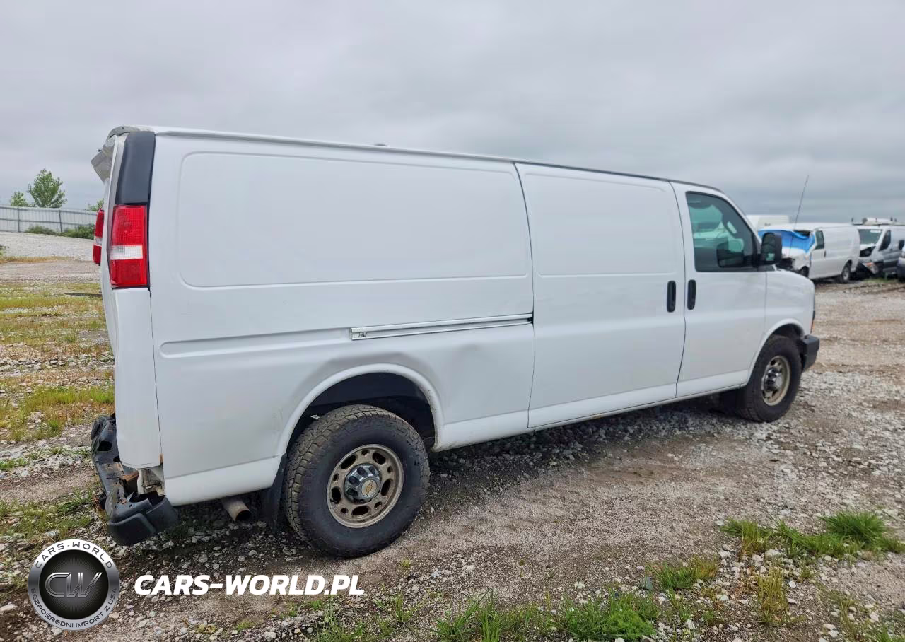 2018 Chevrolet Express G3500 VIN:1GCZGHFG0J1335194 - 3
